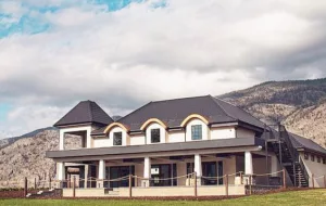 lakeside winery tasting room
